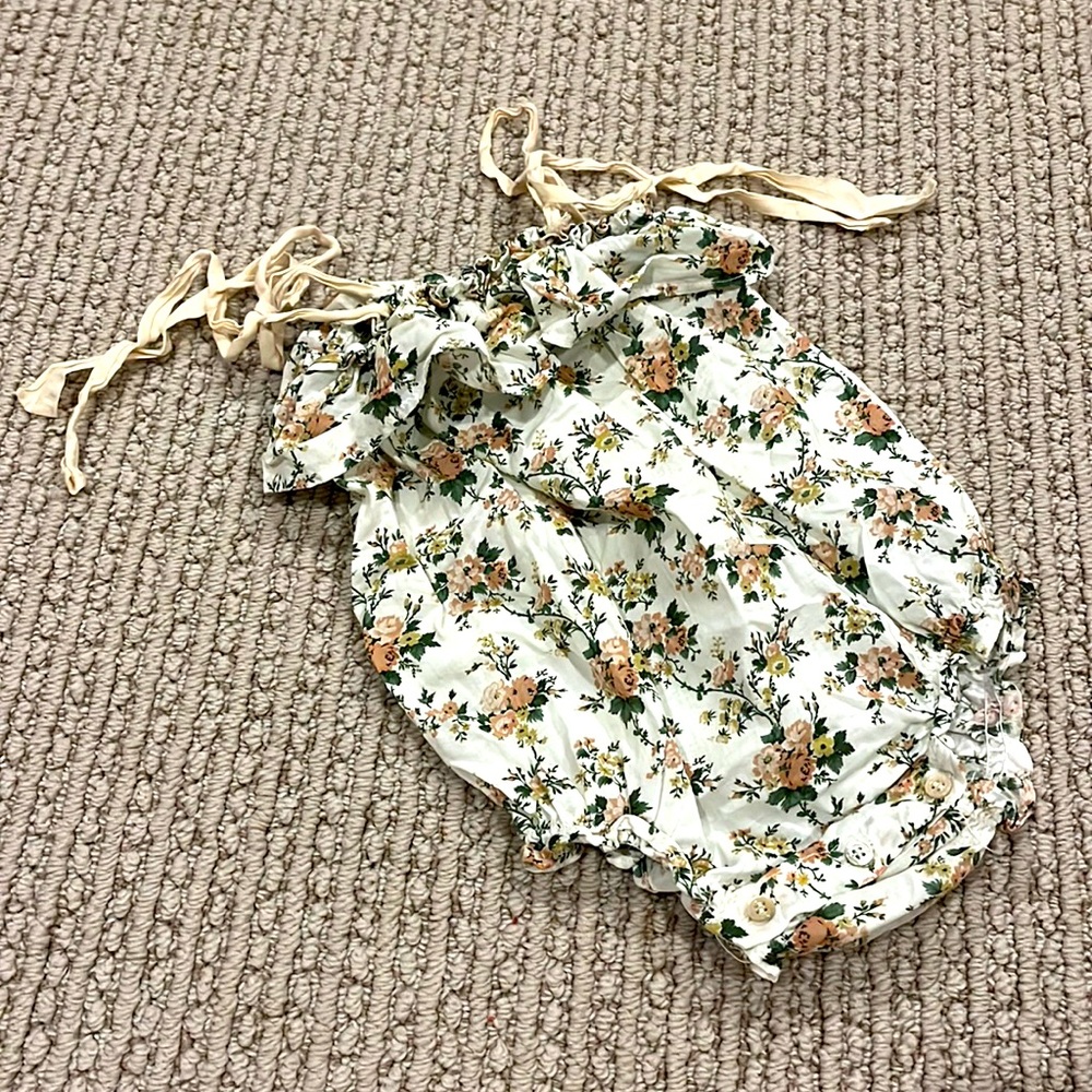 Like new! Babe and Tess bubble romper. Darling! Worn once.